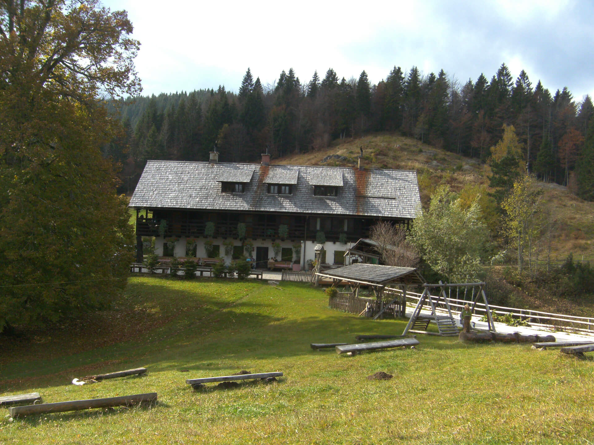 Kekčev novembrski izlet: Vodiška planina mimo Jamnika (izhodišče Kropa)